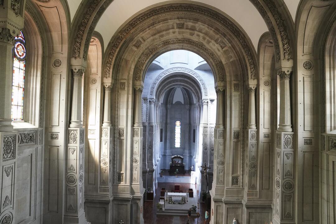 interior_basilica__2_