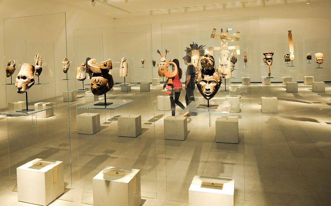 Exposição-José-Guimarães-(2)